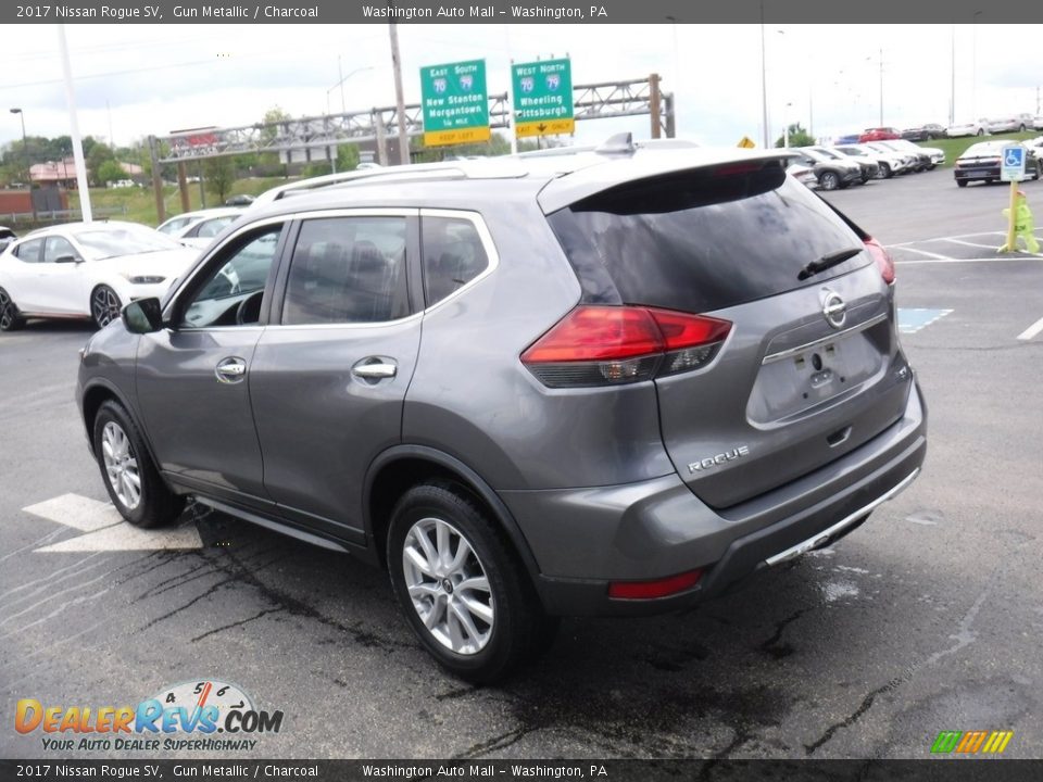 2017 Nissan Rogue SV Gun Metallic / Charcoal Photo #7