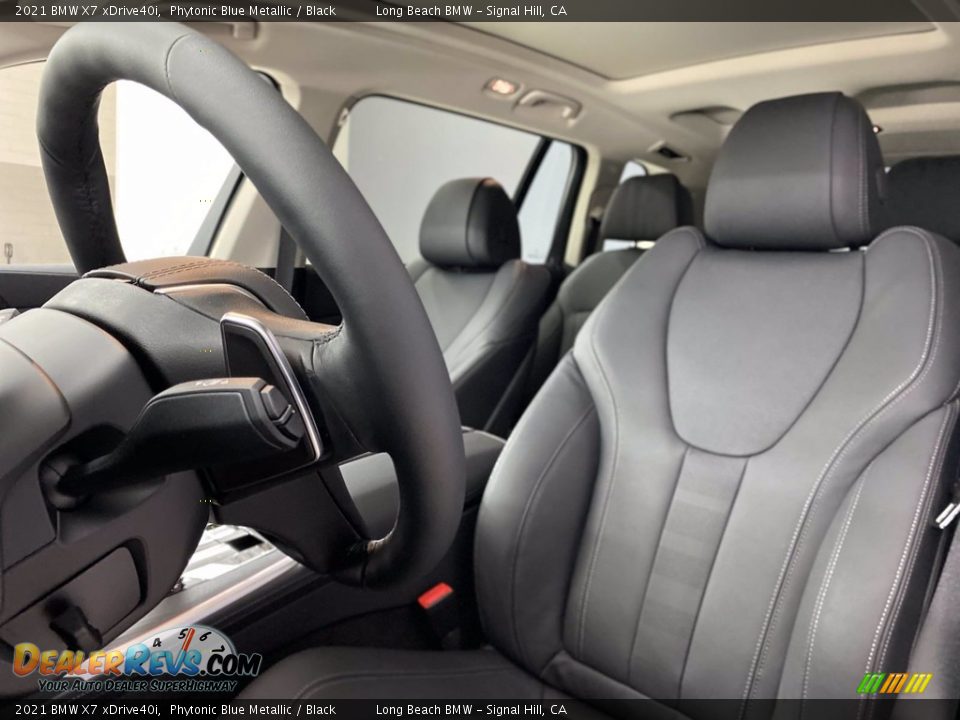 Front Seat of 2021 BMW X7 xDrive40i Photo #13