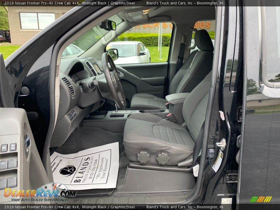 Front Seat of 2019 Nissan Frontier Pro-4X Crew Cab 4x4 Photo #12