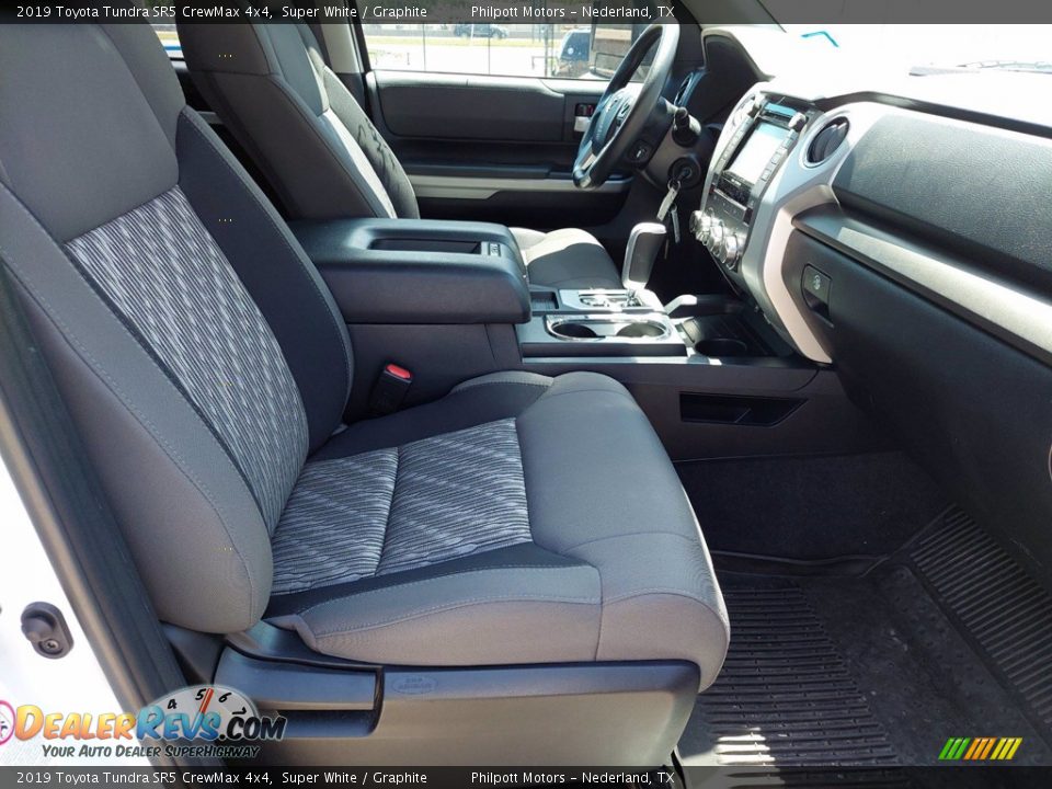 2019 Toyota Tundra SR5 CrewMax 4x4 Super White / Graphite Photo #28
