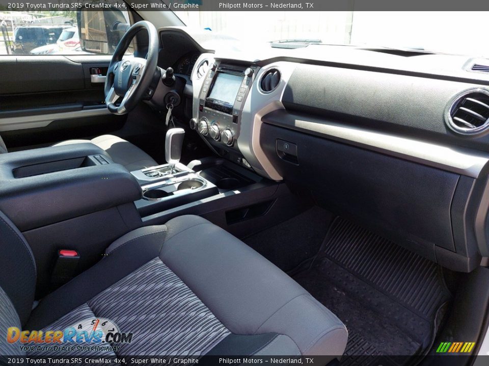 2019 Toyota Tundra SR5 CrewMax 4x4 Super White / Graphite Photo #29