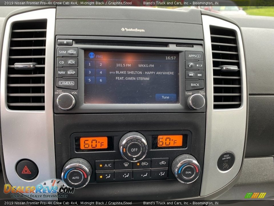 Controls of 2019 Nissan Frontier Pro-4X Crew Cab 4x4 Photo #22