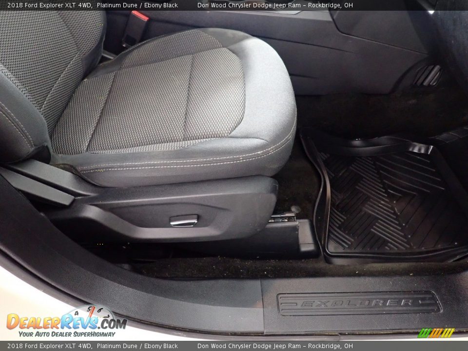 2018 Ford Explorer XLT 4WD Platinum Dune / Ebony Black Photo #32