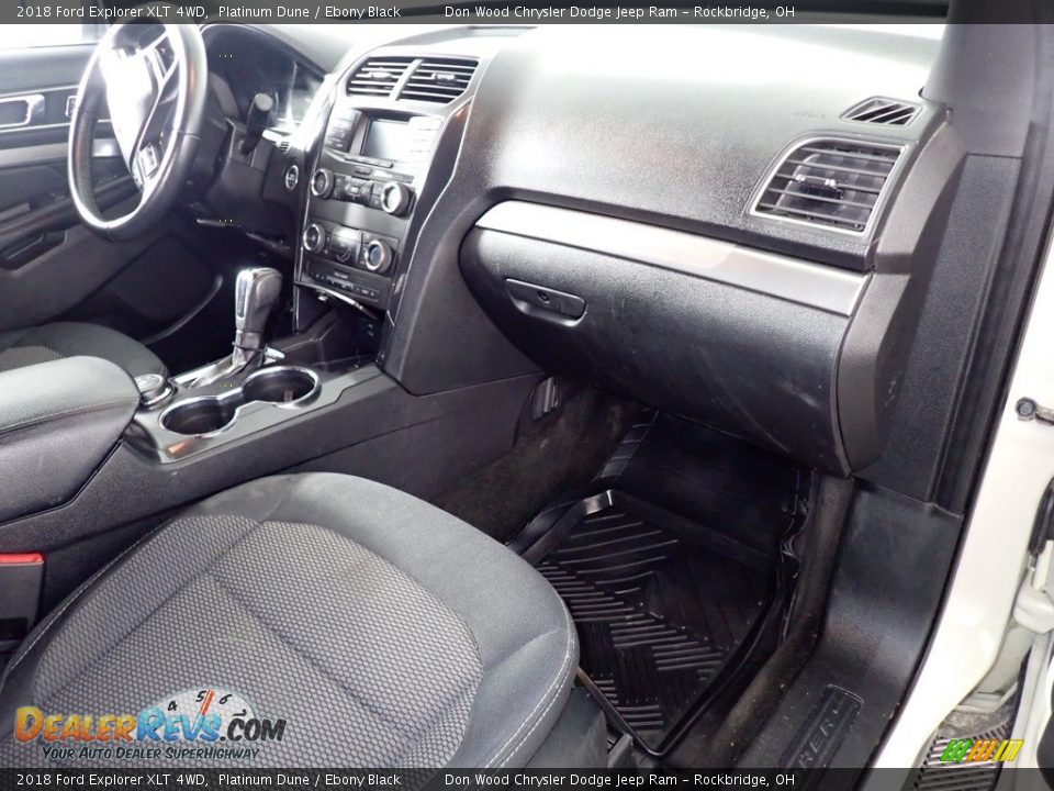 2018 Ford Explorer XLT 4WD Platinum Dune / Ebony Black Photo #33