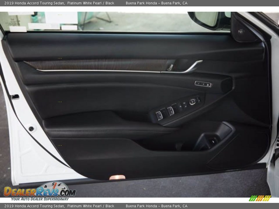 2019 Honda Accord Touring Sedan Platinum White Pearl / Black Photo #30