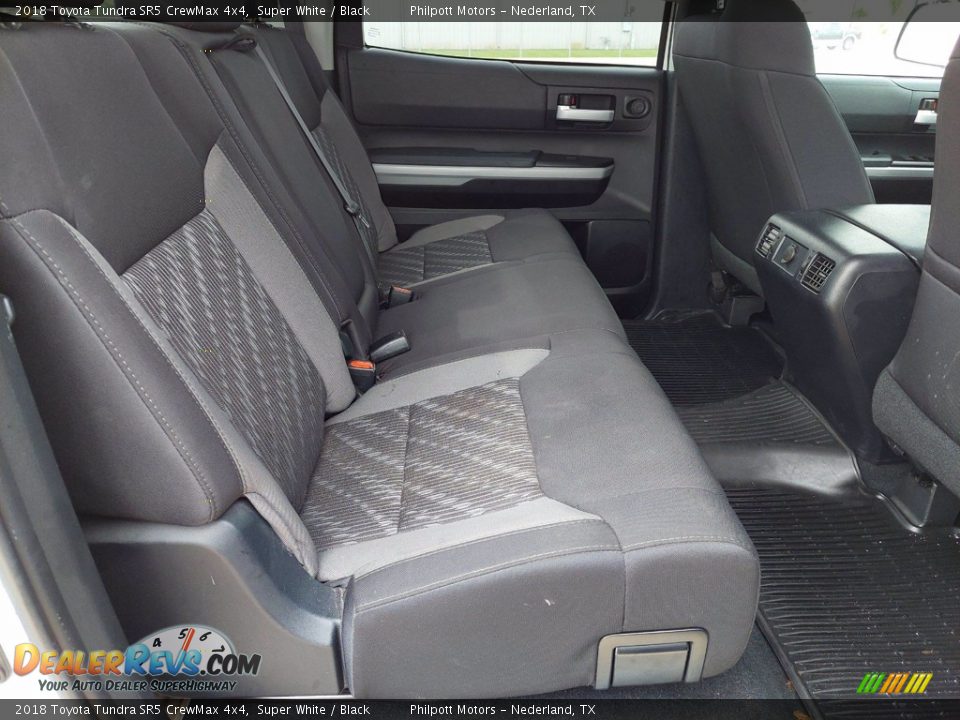 2018 Toyota Tundra SR5 CrewMax 4x4 Super White / Black Photo #24