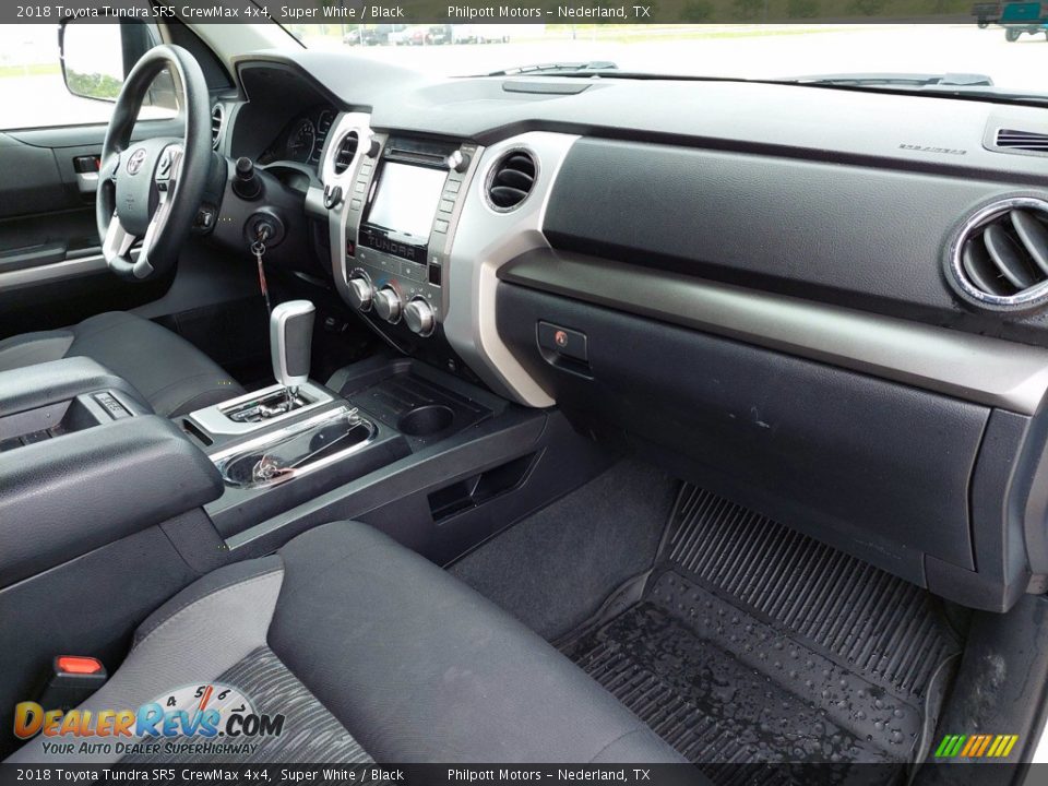 2018 Toyota Tundra SR5 CrewMax 4x4 Super White / Black Photo #27