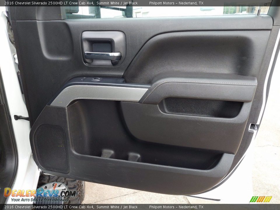 Door Panel of 2016 Chevrolet Silverado 2500HD LT Crew Cab 4x4 Photo #27