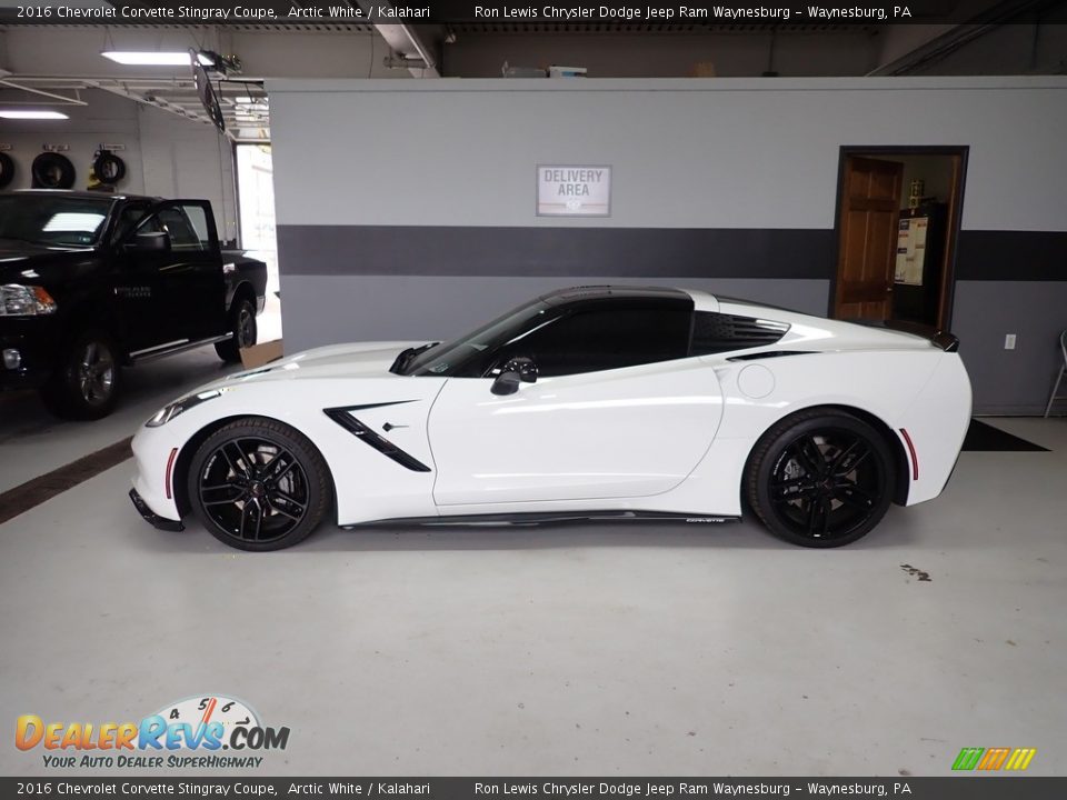 2016 Chevrolet Corvette Stingray Coupe Arctic White / Kalahari Photo #2