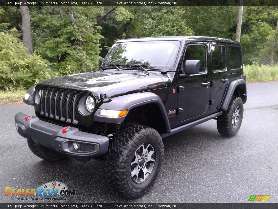 Front 3/4 View of 2020 Jeep Wrangler Unlimited Rubicon 4x4 Photo #2