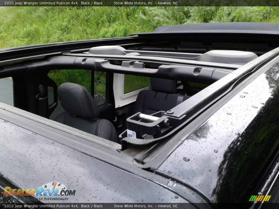 Sunroof of 2020 Jeep Wrangler Unlimited Rubicon 4x4 Photo #28