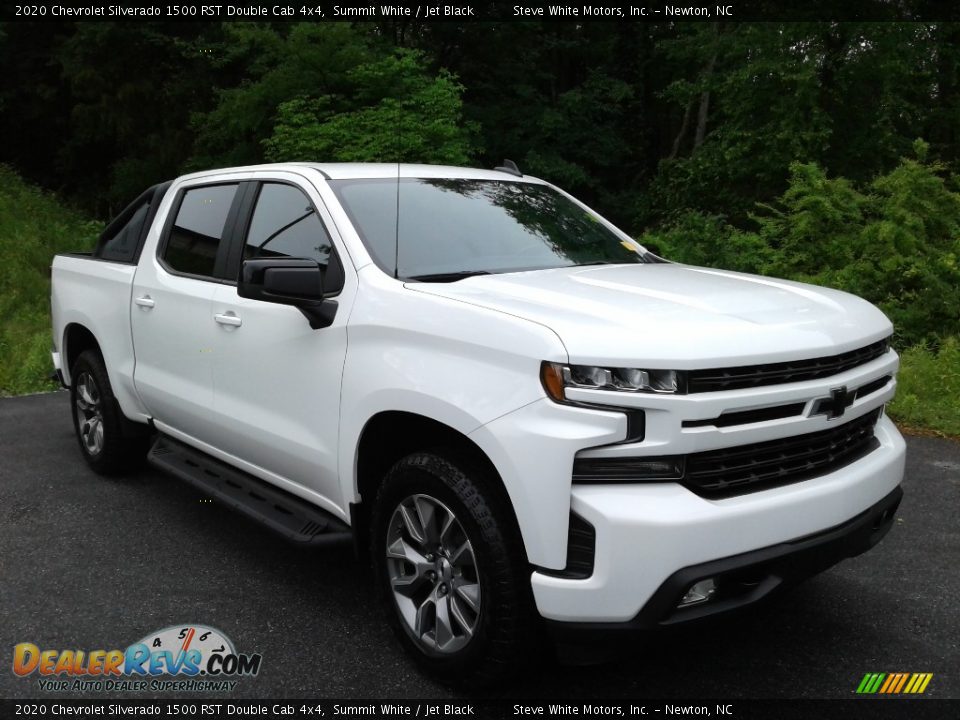 Front 3/4 View of 2020 Chevrolet Silverado 1500 RST Double Cab 4x4 Photo #6