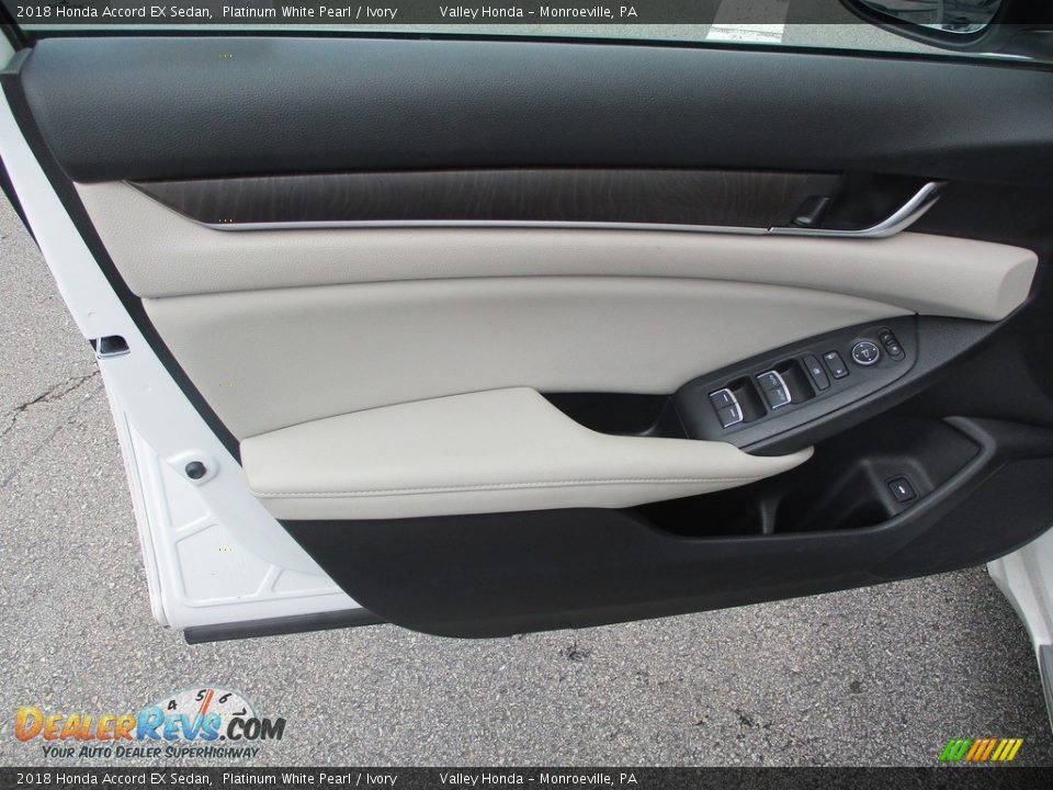 2018 Honda Accord EX Sedan Platinum White Pearl / Ivory Photo #10