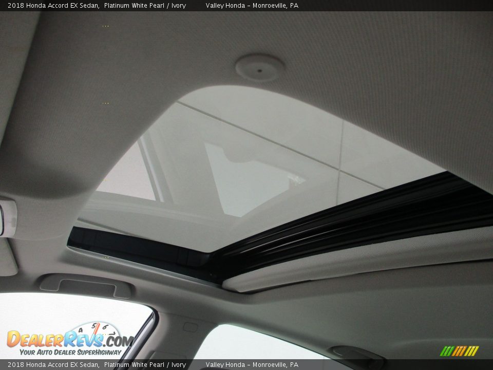 2018 Honda Accord EX Sedan Platinum White Pearl / Ivory Photo #14