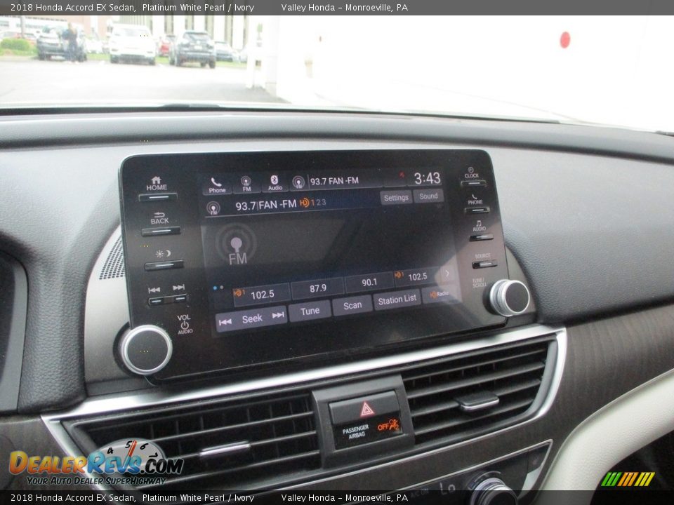 2018 Honda Accord EX Sedan Platinum White Pearl / Ivory Photo #15