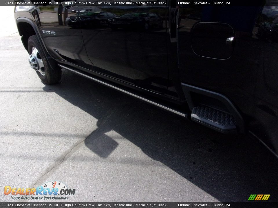 2021 Chevrolet Silverado 3500HD High Country Crew Cab 4x4 Mosaic Black Metallic / Jet Black Photo #17