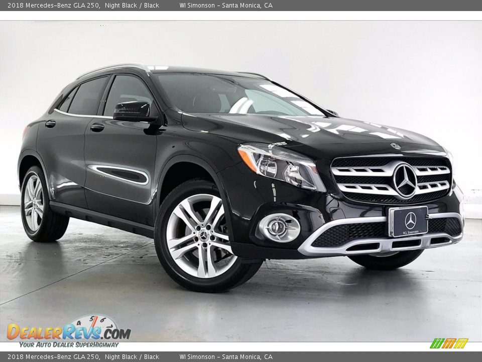 Front 3/4 View of 2018 Mercedes-Benz GLA 250 Photo #33