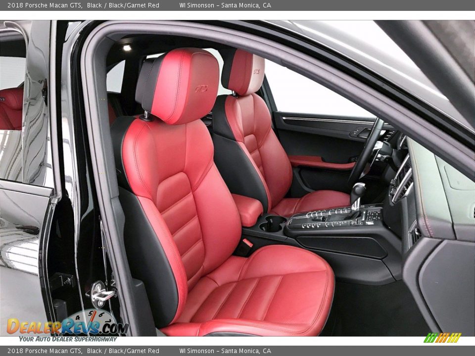 Black/Garnet Red Interior - 2018 Porsche Macan GTS Photo #6