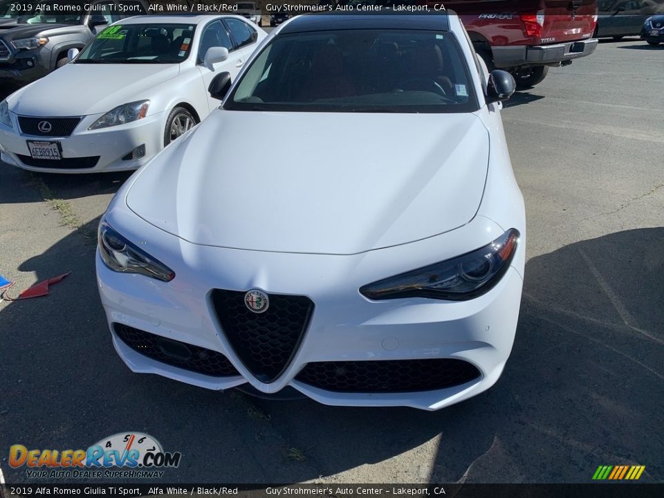 2019 Alfa Romeo Giulia Ti Sport Alfa White / Black/Red Photo #3