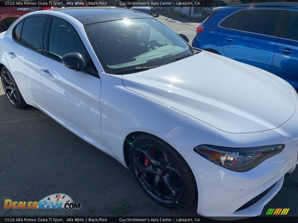 2019 Alfa Romeo Giulia Ti Sport Alfa White / Black/Red Photo #4