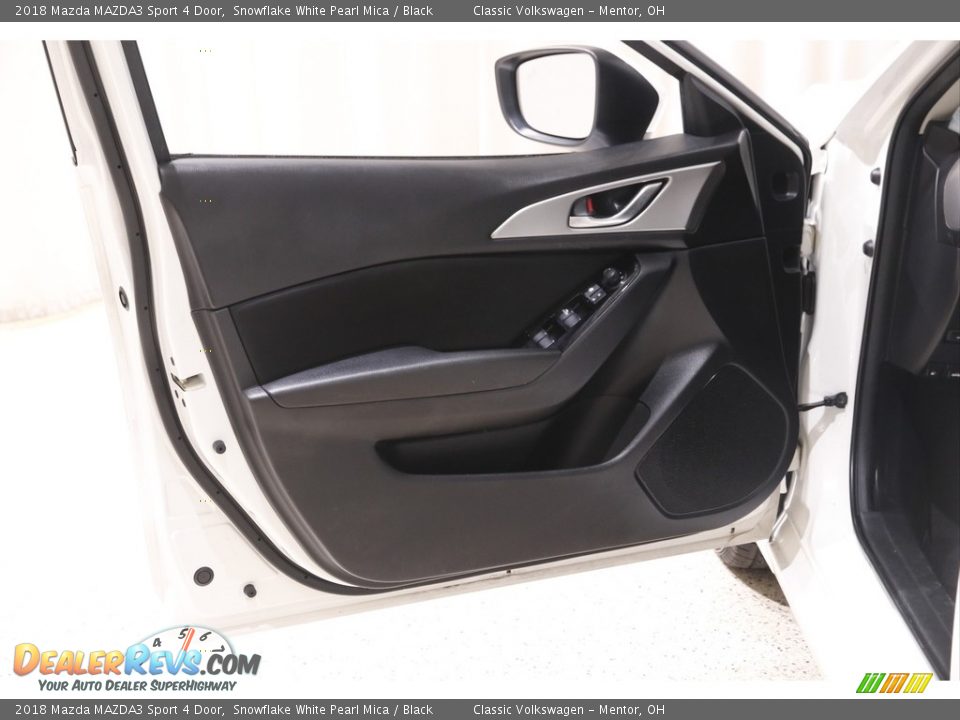 2018 Mazda MAZDA3 Sport 4 Door Snowflake White Pearl Mica / Black Photo #4
