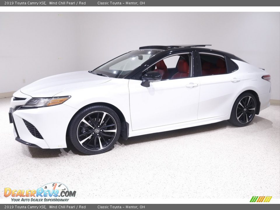 2019 Toyota Camry XSE Wind Chill Pearl / Red Photo #3