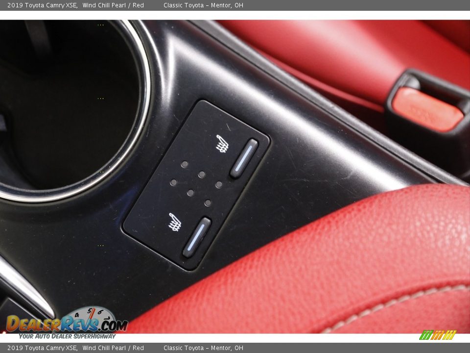 2019 Toyota Camry XSE Wind Chill Pearl / Red Photo #15
