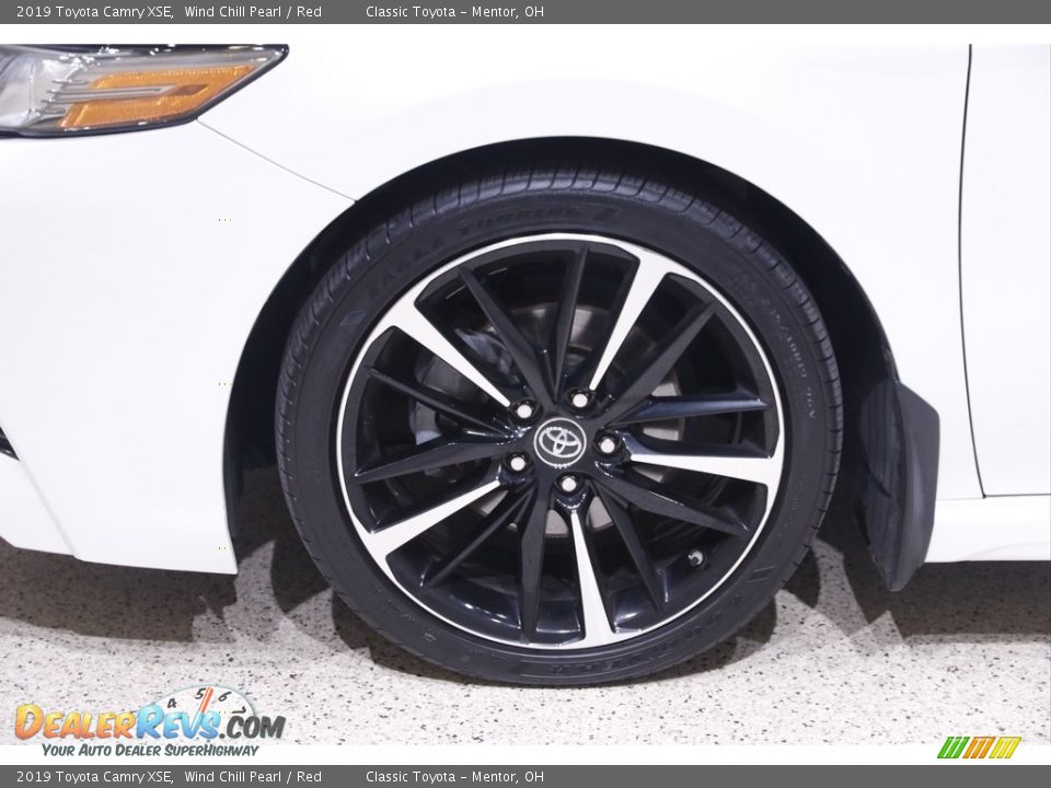 2019 Toyota Camry XSE Wind Chill Pearl / Red Photo #21