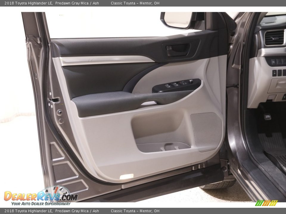 2018 Toyota Highlander LE Predawn Gray Mica / Ash Photo #4