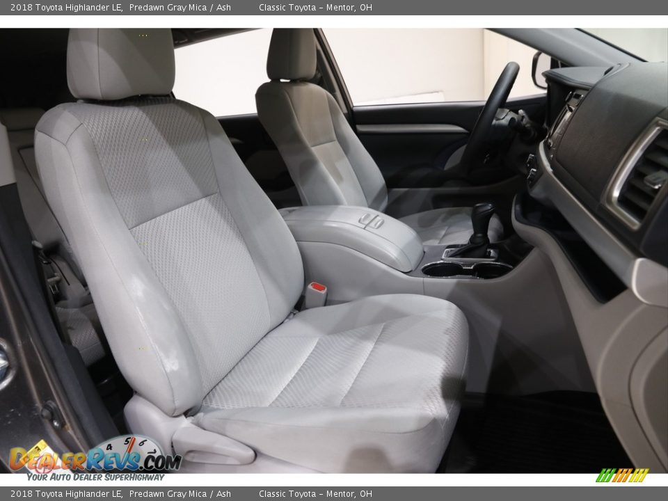 2018 Toyota Highlander LE Predawn Gray Mica / Ash Photo #14
