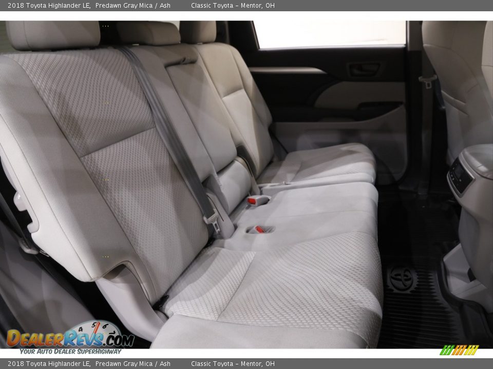 2018 Toyota Highlander LE Predawn Gray Mica / Ash Photo #15