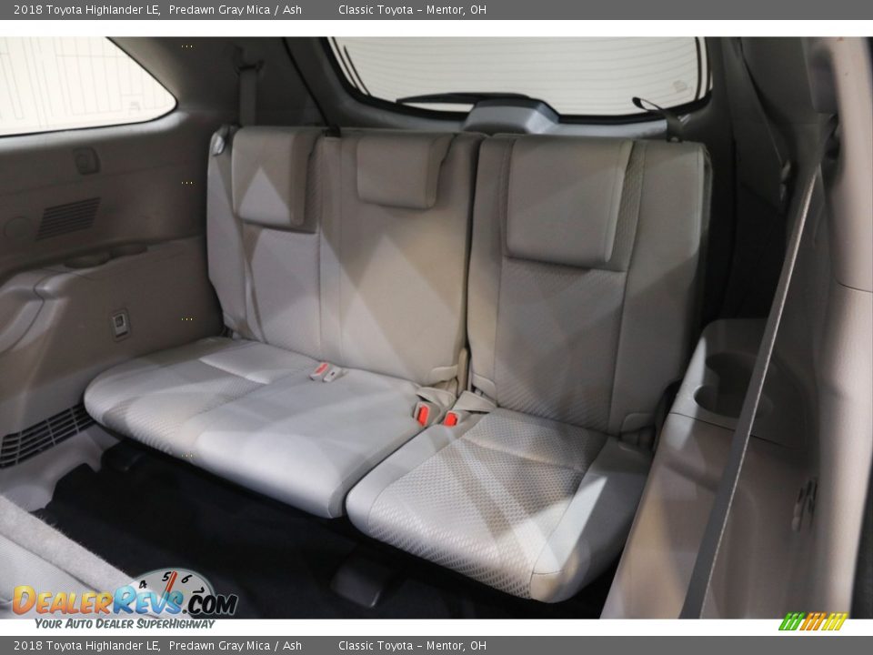 2018 Toyota Highlander LE Predawn Gray Mica / Ash Photo #17