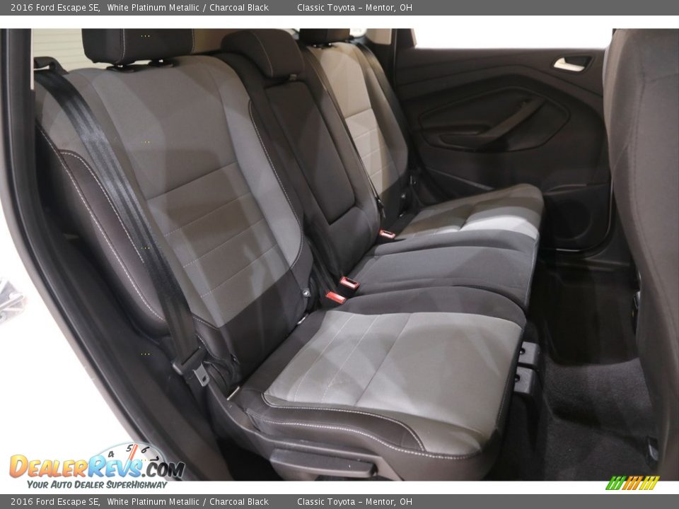 2016 Ford Escape SE White Platinum Metallic / Charcoal Black Photo #15