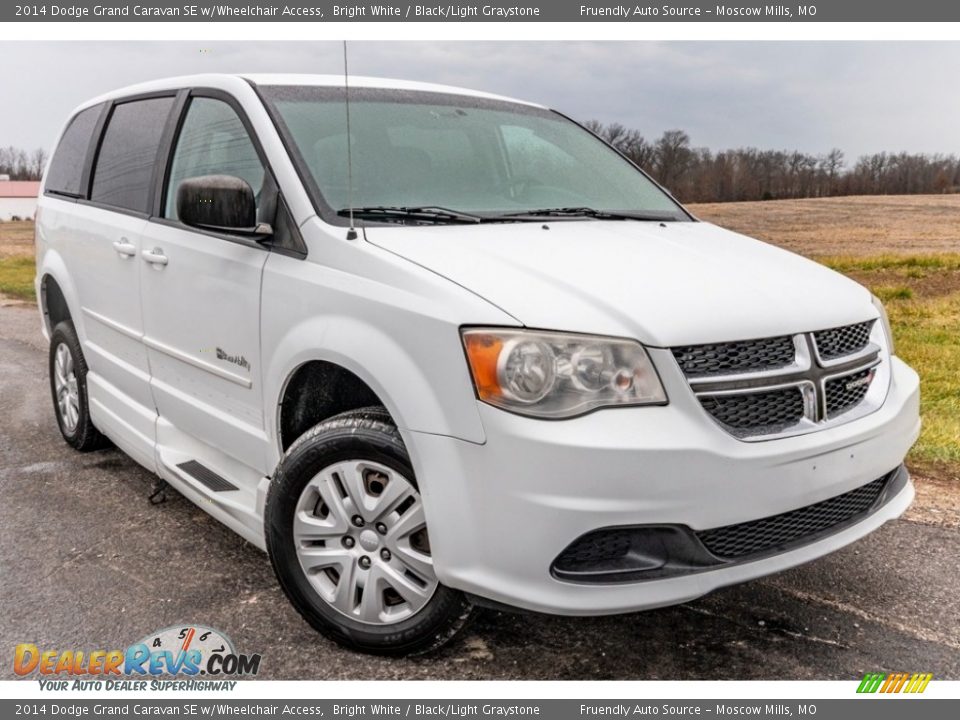 2014 Dodge Grand Caravan SE w/Wheelchair Access Bright White / Black/Light Graystone Photo #1