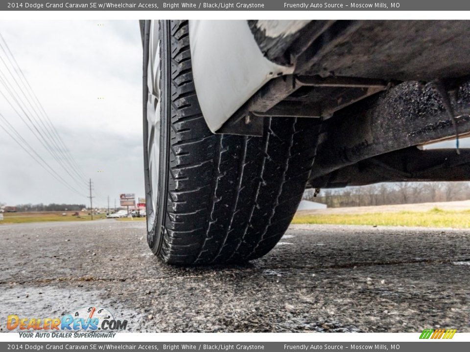 2014 Dodge Grand Caravan SE w/Wheelchair Access Bright White / Black/Light Graystone Photo #12