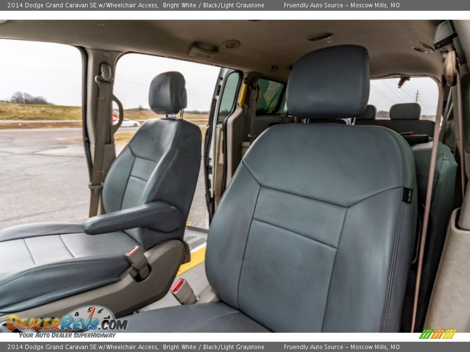 2014 Dodge Grand Caravan SE w/Wheelchair Access Bright White / Black/Light Graystone Photo #17