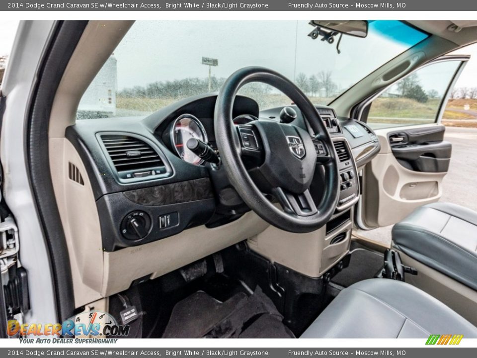 2014 Dodge Grand Caravan SE w/Wheelchair Access Bright White / Black/Light Graystone Photo #19