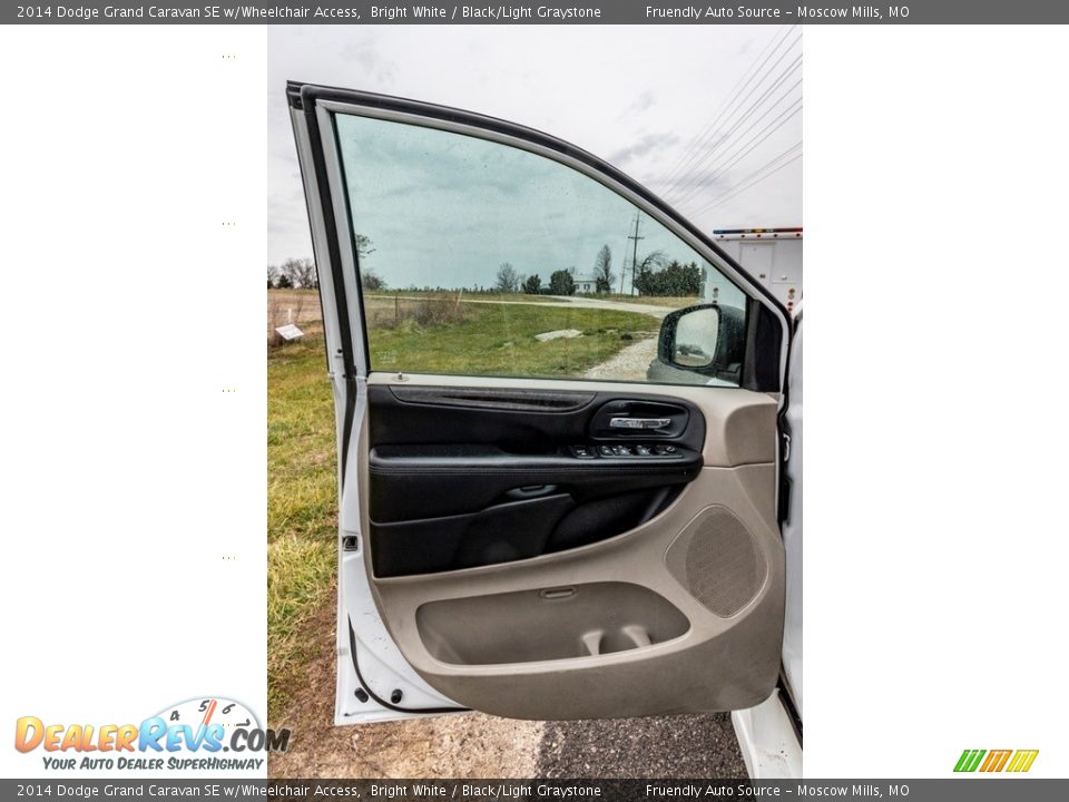 2014 Dodge Grand Caravan SE w/Wheelchair Access Bright White / Black/Light Graystone Photo #20