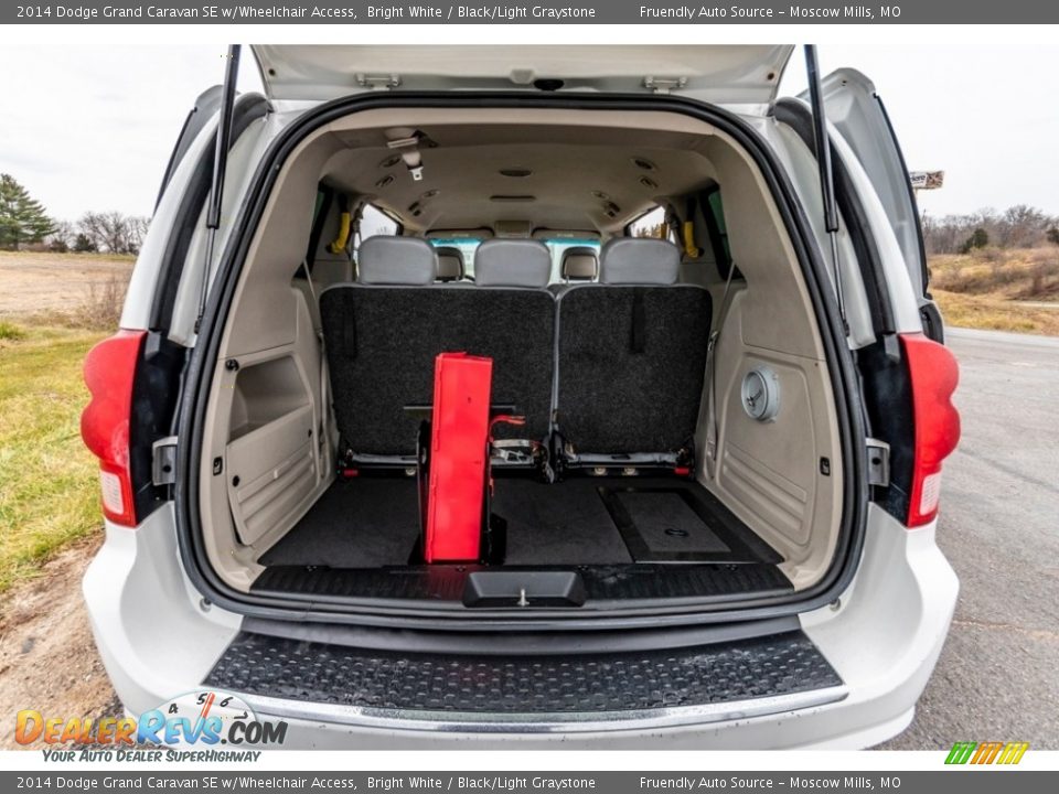 2014 Dodge Grand Caravan SE w/Wheelchair Access Bright White / Black/Light Graystone Photo #22