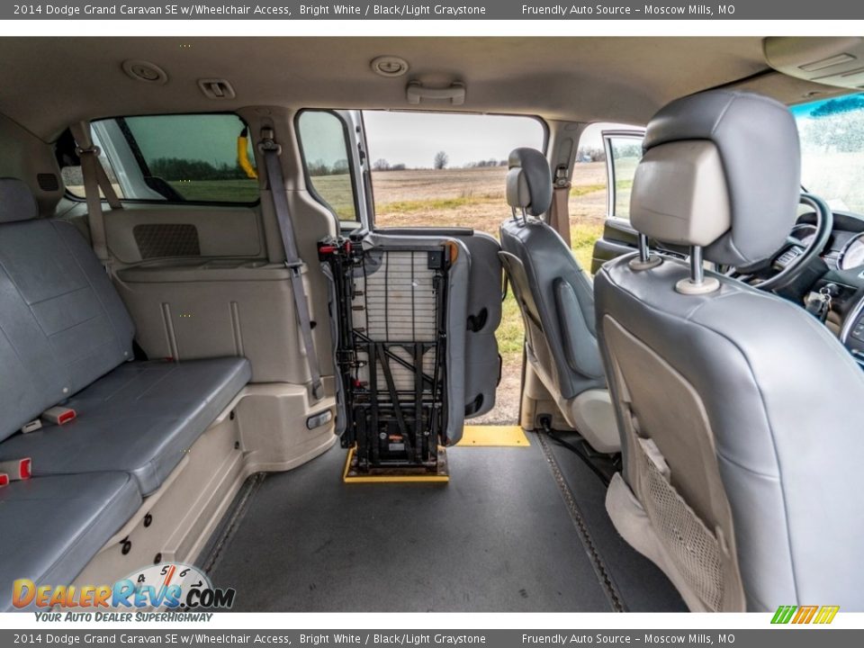 2014 Dodge Grand Caravan SE w/Wheelchair Access Bright White / Black/Light Graystone Photo #24