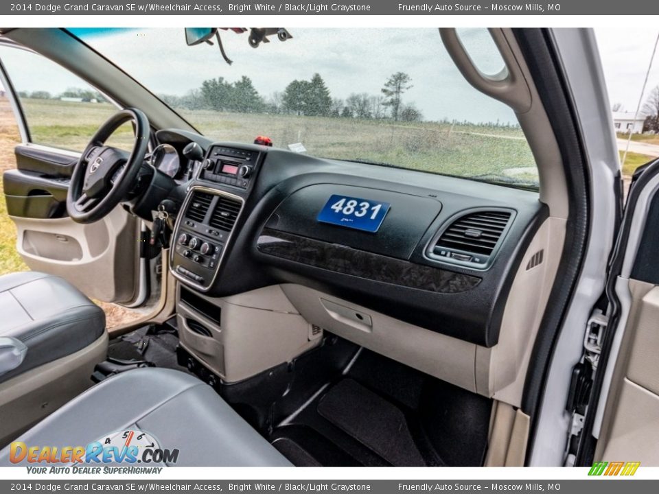 2014 Dodge Grand Caravan SE w/Wheelchair Access Bright White / Black/Light Graystone Photo #27