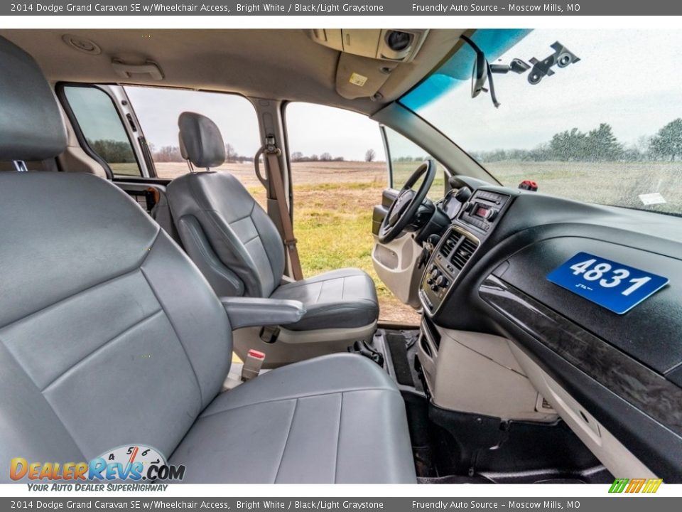 2014 Dodge Grand Caravan SE w/Wheelchair Access Bright White / Black/Light Graystone Photo #28