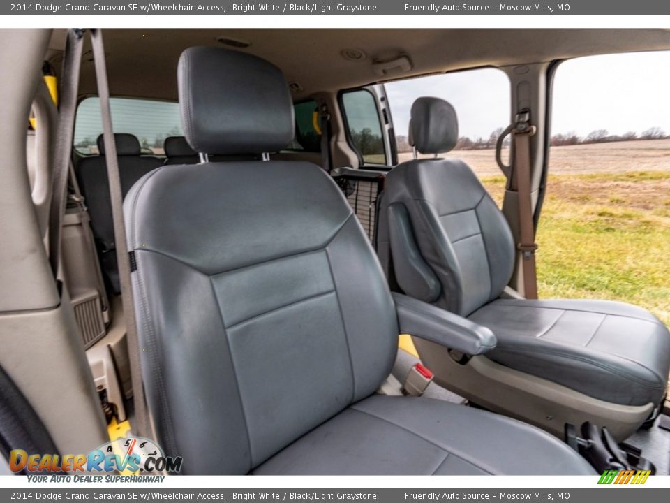 2014 Dodge Grand Caravan SE w/Wheelchair Access Bright White / Black/Light Graystone Photo #29