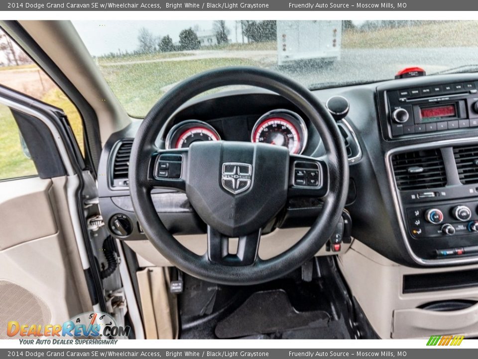 2014 Dodge Grand Caravan SE w/Wheelchair Access Bright White / Black/Light Graystone Photo #32