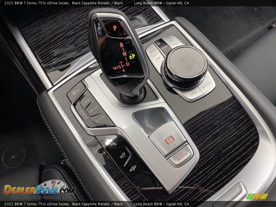 2022 BMW 7 Series 750i xDrive Sedan Shifter Photo #22