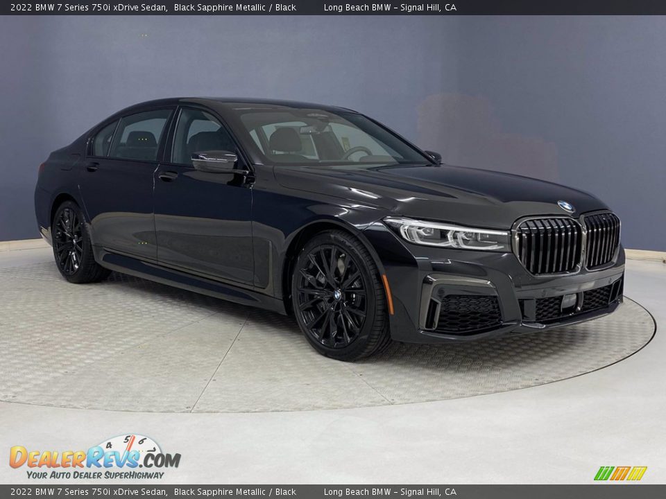 Front 3/4 View of 2022 BMW 7 Series 750i xDrive Sedan Photo #27