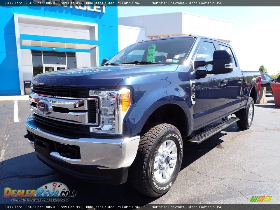 2017 Ford F250 Super Duty XL Crew Cab 4x4 Blue Jeans / Medium Earth Gray Photo #2