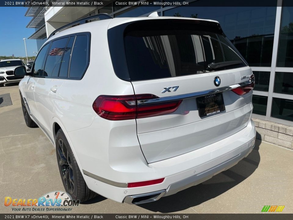 2021 BMW X7 xDrive40i Mineral White Metallic / Black Photo #2