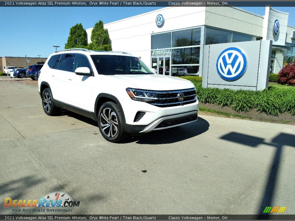Front 3/4 View of 2021 Volkswagen Atlas SEL Premium 4Motion Photo #1