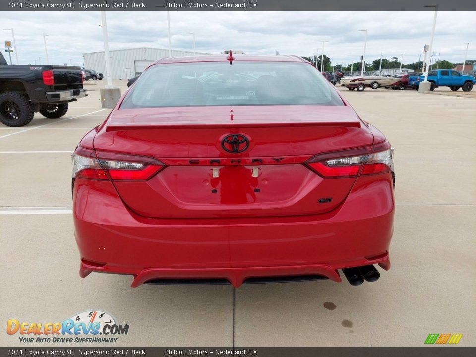 2021 Toyota Camry SE Supersonic Red / Black Photo #8